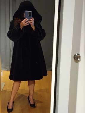 Like Brand New Jones New York Black Hooded Teddy Coat with Satin Like Lining